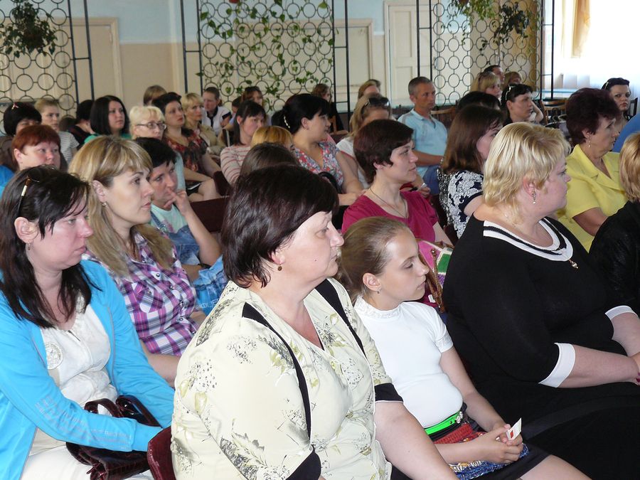 освітяни звітують про роботу. Зображення 1