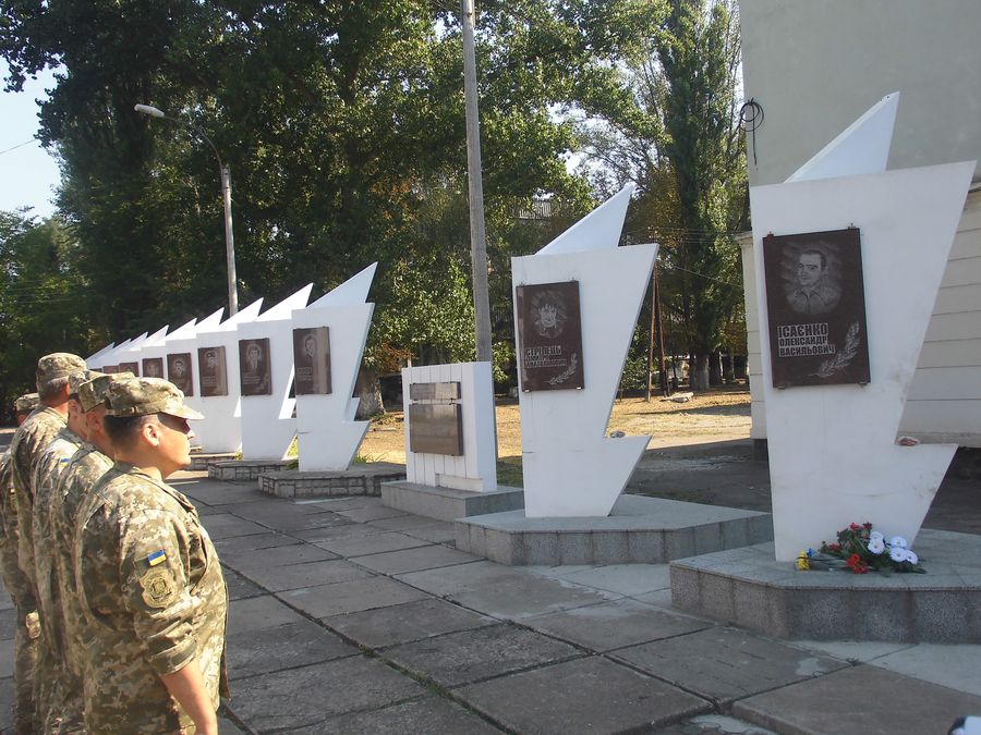 герої не вмирають. Зображення 1