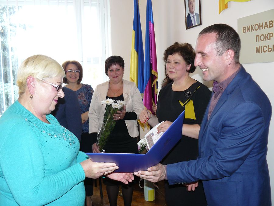квіти й слова вдячності – вчителям. Зображення 1