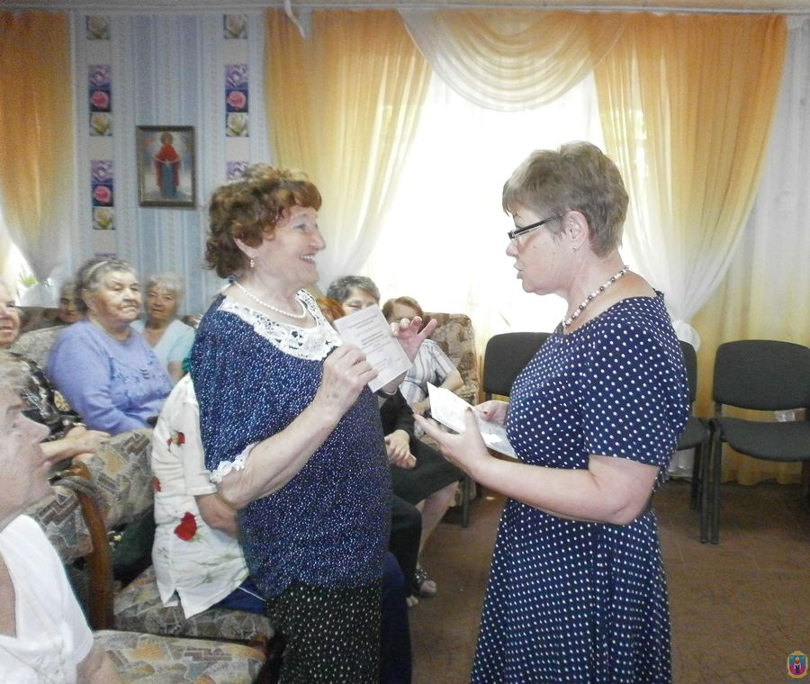 в університеті ііі віку - випускний. Зображення 1