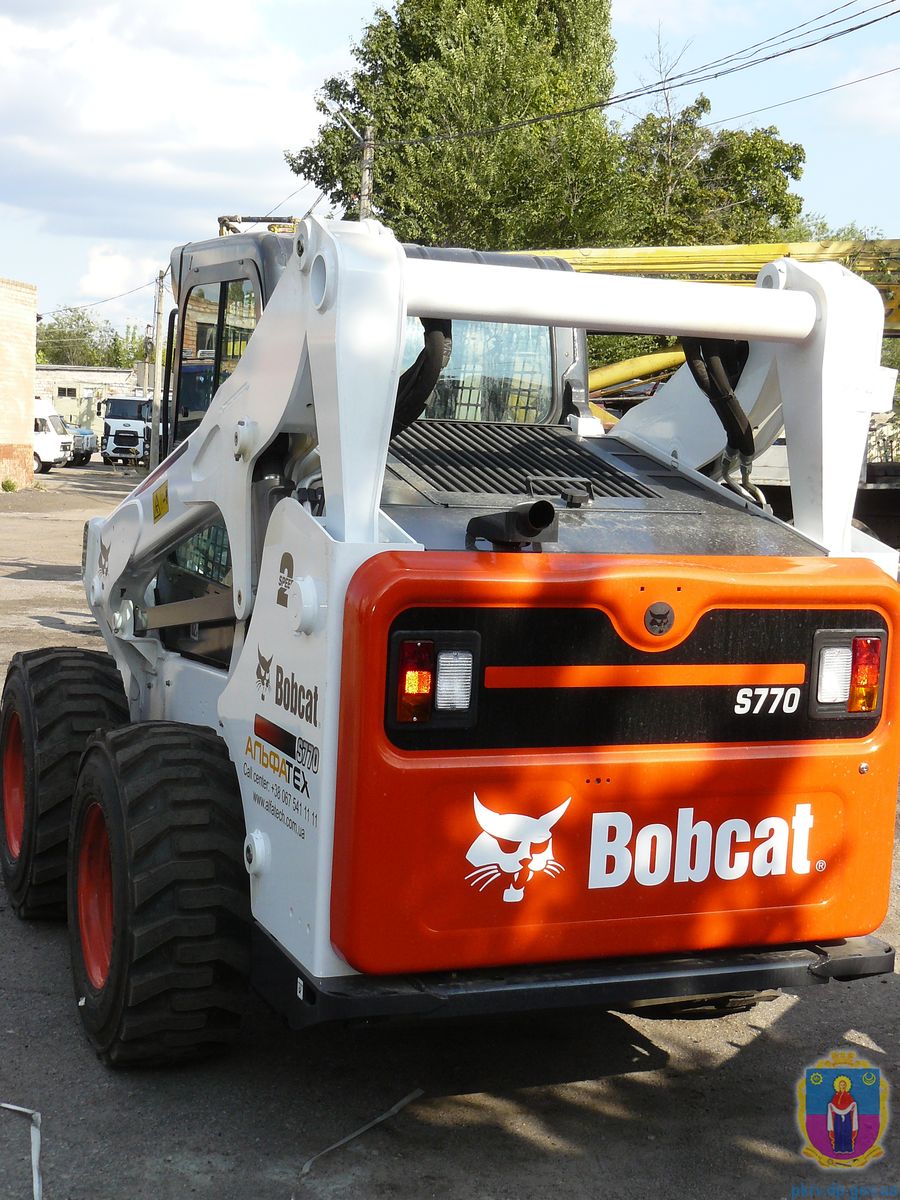 автомобільний парк «добробуту» поповнився міні-навантажувачем bobcat. Зображення 3