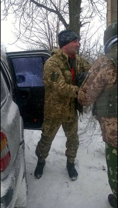 з покрова у зону ато передано понад трьох тон гуманітарної допомоги. Зображення 4
