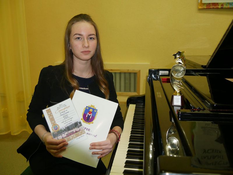 топ -10. у покрові вітали стипендіатів міського голови. Зображення 3